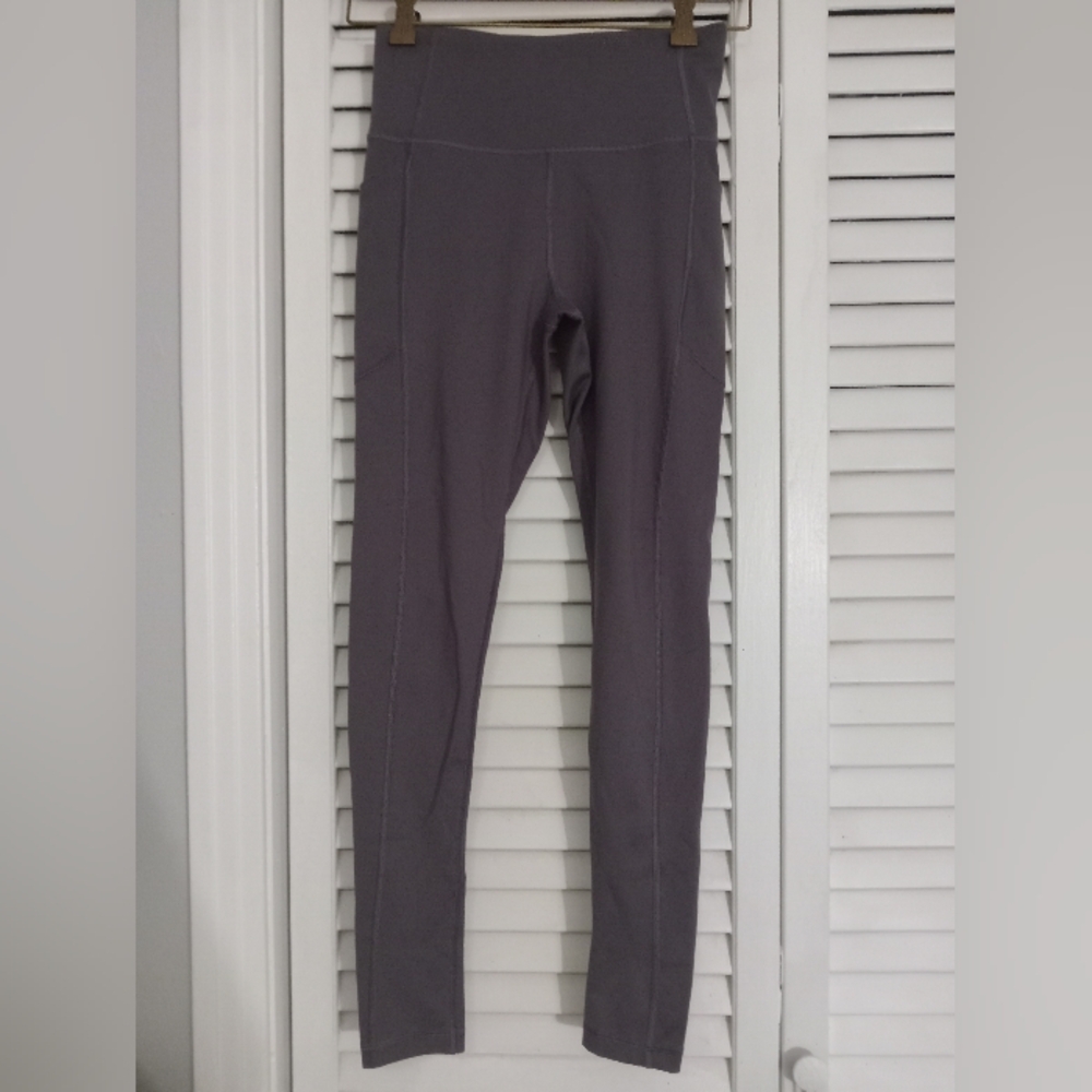 Victoria's Secret workout leggings Size 4 dark gray